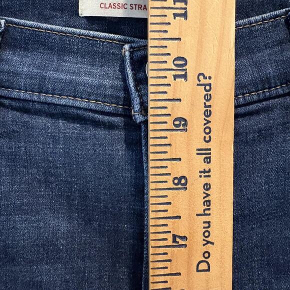 Levi's Jeans Women 33x30 Blue Classic Straight Dark Wash Denim Stretch 5-Pocket - Picture 12 of 15